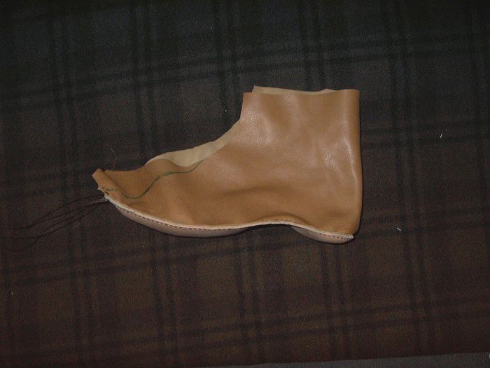 Keltische Schnabelschuhe Sohle und Oberleder