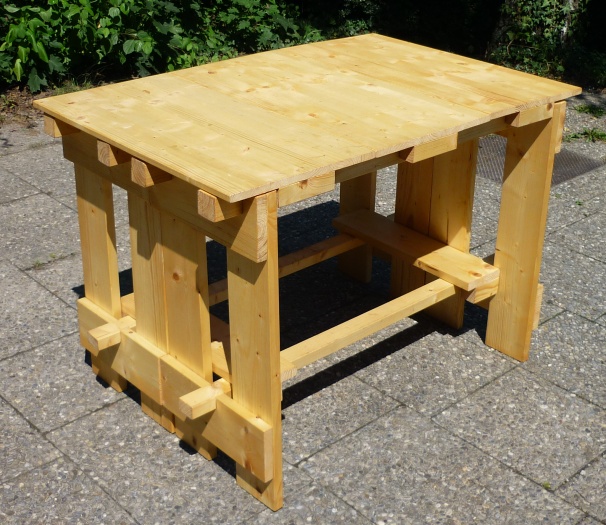 Tische für das Lager - Fertig